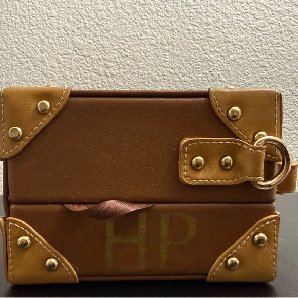 Harry Potter 9 3/4 Brown and Tan Hogwarts Trunk Bag Purse RARE - Picture 5 of 16